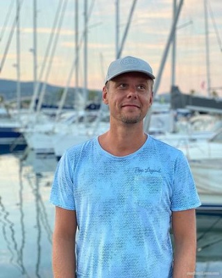 VA - ARMIN VAN BUUREN "THE VOICE" CHART 2020