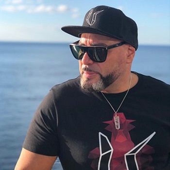 VA - Traxsource Roger Sanchez Summer Is Coming Chart / Traxsource
